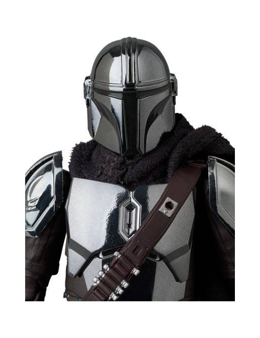 Medicom Toy MAFEX Star Wars The Mandalorian Chrome Version