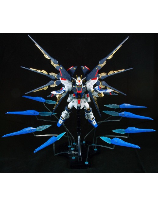 Bandai Master Grade MG 1/100 Mobile Suit Gundam ZGMF-X20A Strike Freedom Gundam Full Burst Mode