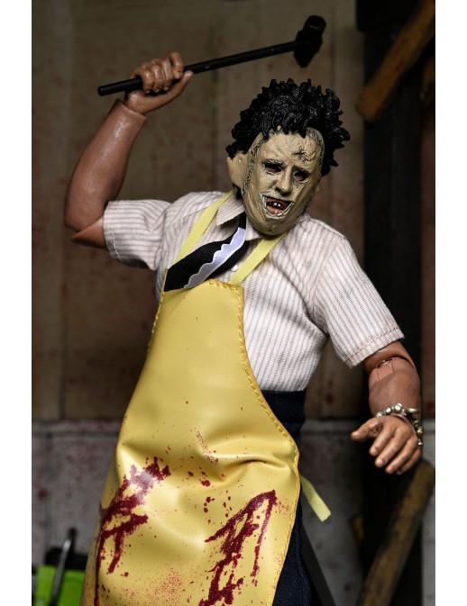 Neca Texas Chainsaw Massacre Leatherface Clothed