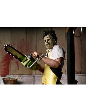 Neca Texas Chainsaw Massacre Leatherface Clothed