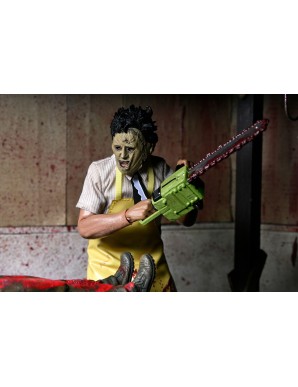 Neca Texas Chainsaw Massacre Leatherface Clothed