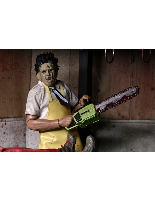 Neca Texas Chainsaw Massacre Leatherface Clothed