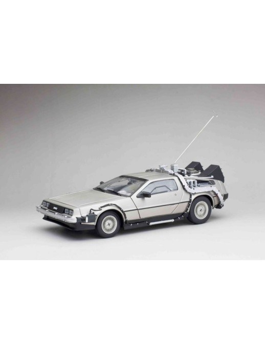 Sunstar Back to the Future Delorean 1/18 Die-Cast Scale Model
