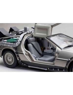 Sunstar Back to the Future Delorean 1/18 Die-Cast Scale Model
