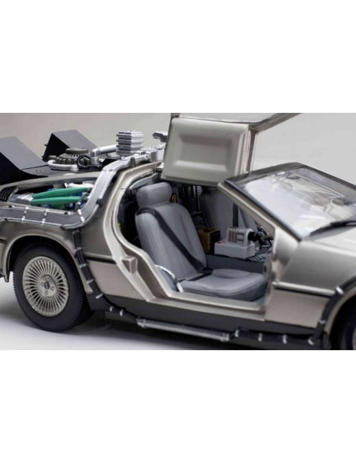 Sunstar Back to the Future Delorean 1/18 Die-Cast Scale Model