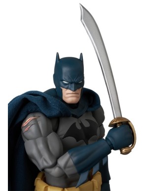 Medicom Toy MAFEX Batman Hush Batman Battle Damaged Version