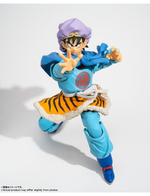 Bandai S.H. Figuarts Dragon Ball Son Goku Adventure Beyond & Dragon Ball S.H. Figuarts Collection History Book
