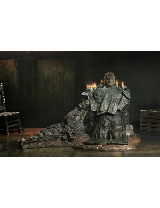 Neca Friday 13th The Game Pamela Shrine Diorama