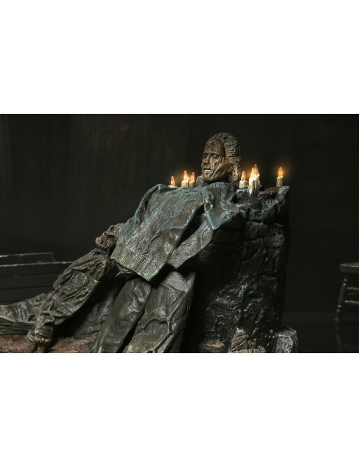 Neca Friday 13th The Game Pamela Shrine Diorama