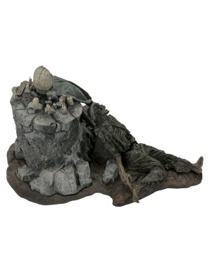 Neca Friday 13th The Game Pamela Shrine Diorama