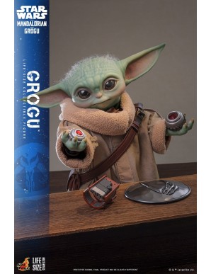 Hot Toys Movie Masterpiece Star Wars The Mandalorian and Grogu Grogu 1/1 Scale Collectible Figure