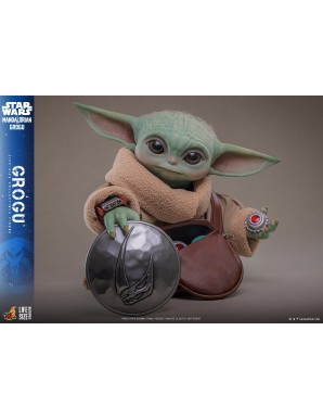 Hot Toys Movie Masterpiece Star Wars The Mandalorian and Grogu Grogu 1/1 Scale Collectible Figure