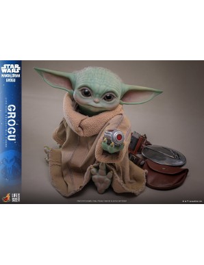 Hot Toys Movie Masterpiece Star Wars The Mandalorian and Grogu Grogu 1/1 Scale Collectible Figure