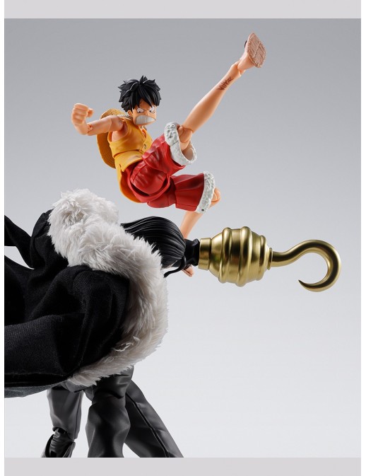 Bandai S.H. Figuarts One Piece Sir Crocodile Marineford Summit Battle