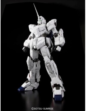 Bandai Perfect Grade PG 1/60 Mobile Suit Gundam RX-0 Unicorn Gundam