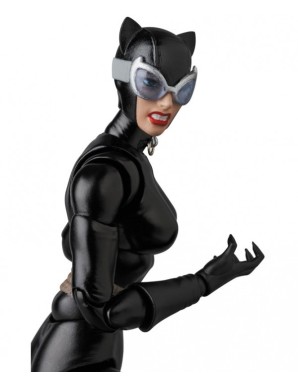 Medicom Toy MAFEX Batman Hush Catwoman
