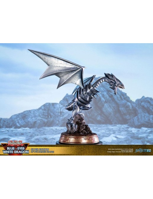 First 4 Figures Yu-Gi-Oh! Blue-Eyes White Dragon Silver Edition