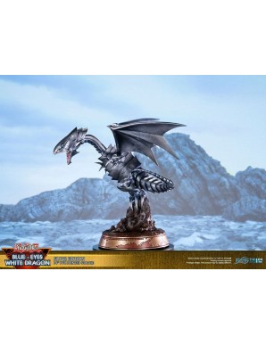 First 4 Figures Yu-Gi-Oh! Blue-Eyes White Dragon Silver Edition