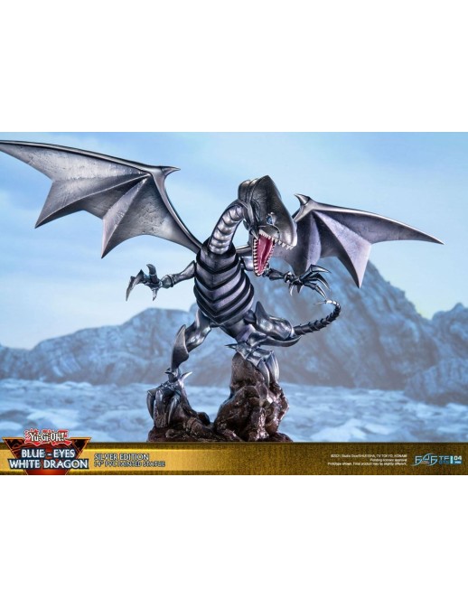 First 4 Figures Yu-Gi-Oh! Blue-Eyes White Dragon Silver Edition