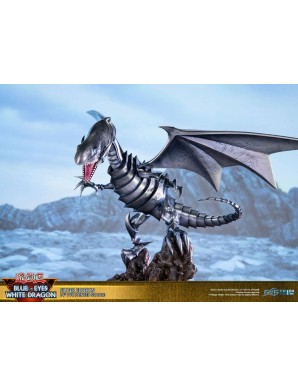 First 4 Figures Yu-Gi-Oh! Blue-Eyes White Dragon Silver Edition
