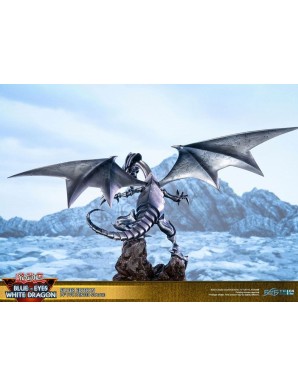 First 4 Figures Yu-Gi-Oh! Blue-Eyes White Dragon Silver Edition