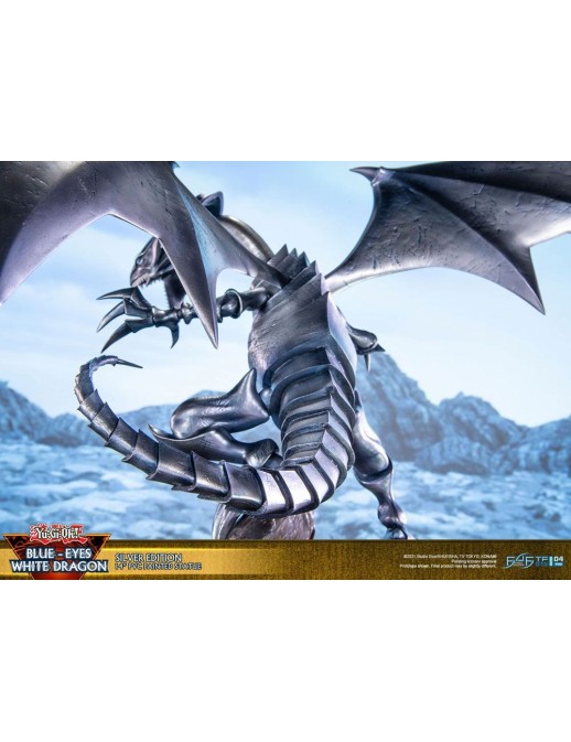 First 4 Figures Yu-Gi-Oh! Blue-Eyes White Dragon Silver Edition