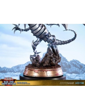 First 4 Figures Yu-Gi-Oh! Blue-Eyes White Dragon Silver Edition